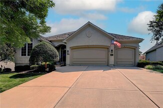 9903 Fountain Cir, Lenexa, KS 66220