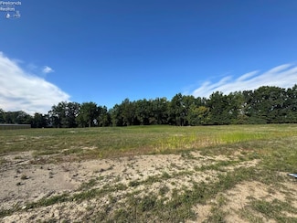 818 Theo Moll Dr, Willard, OH 44890