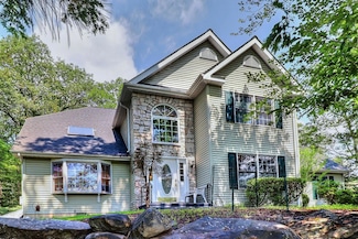 5181 Hilltop Cir, East Stroudsburg, PA 18301