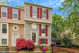 1583 Woodcrest Dr, Reston, VA 20194