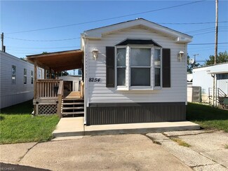 8254 2nd St, Cleveland, OH 44144