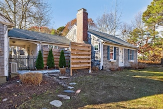 933-935 W Yarmouth Rd, Yarmouth, MA 02675