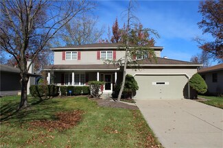 24936 Tara Lynn Dr, North Olmsted, OH 44070