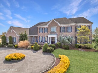 18 Equinox Ln, Freehold, NJ 07728