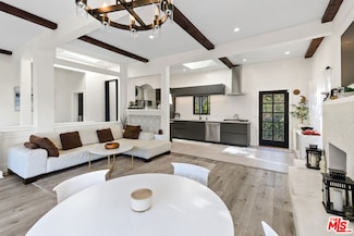 1923 Sunset Plaza Dr, Los Angeles, CA 90069
