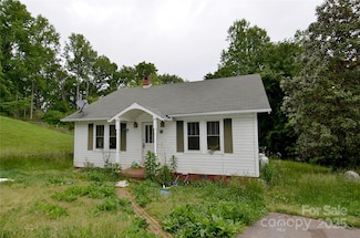 447 Harmony Grove Rd, Nebo, NC 28761