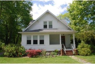 467 Slocum Rd, North Dartmouth, MA 02747