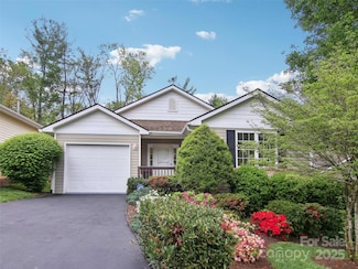 100 Creeks End Cir, Mills River, NC 28759