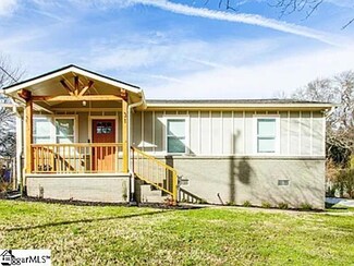 31 Crestmore Dr, Greenville, SC 29611