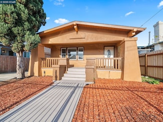 2307 Seminary Ave, Oakland, CA 94605