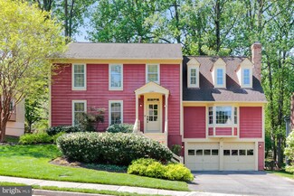 10349 Steamboat Landing Ln, Burke, VA 22015