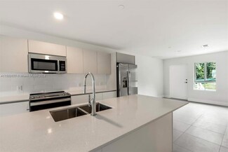 2561 NE 193rd St Unit 1103, Miami, FL 33180