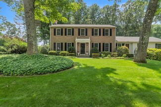 93 Northfield Rd, Longmeadow, MA 01106