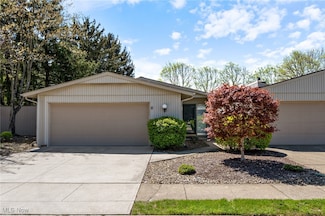 11040 Westwind Ct, Strongsville, OH 44149