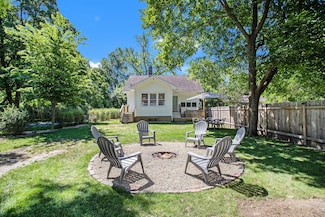 2143 W Glenlord Rd, Stevensville, MI 49127
