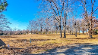 36 Duchess Creek Dr, Porum, OK 74455