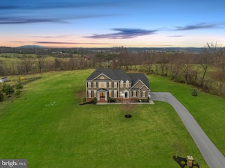 18518 Wild Raspberry Dr, Purcellville, VA 20132