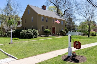 1696 Main St, Glastonbury, CT 06033