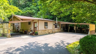 1069 Bryan View Rd, Sevierville, TN 37862