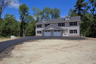 9 Acorn St Unit 1, Middleton, MA 01949