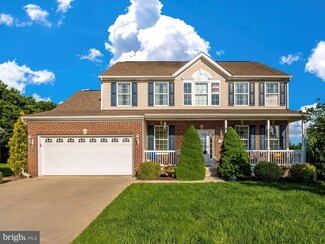 478 Brandenburg Dr, Falling Waters, WV 25419