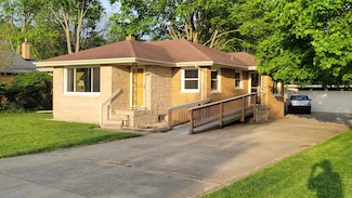 313 Hazen St, Paw Paw, MI 49079