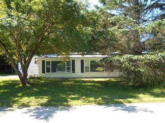 23 Huron St, Whitefield, NH 03598