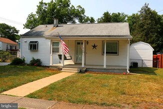 3106 Elmwood Dr, Alexandria, VA 22303