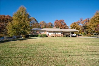 2310 Hemlock Dr, High Point, NC 27265