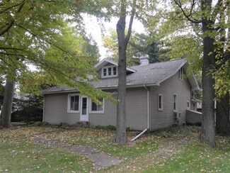 667 N Water St, Camden, IN 46917