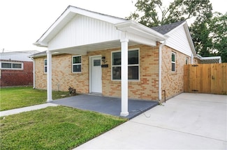 211 9th St, Gretna, LA 70053