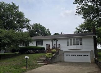 2213 Millwood Dr, Atchison, KS 66002