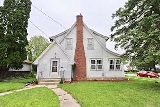 1221 Grace St, Janesville, WI 53545