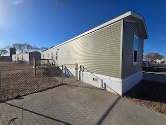 833 E Duke St, Vermillion, SD 57069