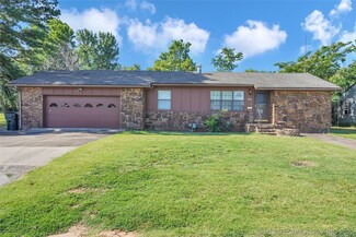 1320 E Hobson Ave, Sapulpa, OK 74066