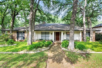 4816 Racquet Club Dr, Arlington, TX 76017