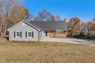 5309 Moss Creek Ln, Clemmons, NC 27012