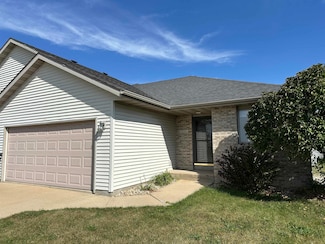 2710 N Wright Rd, Janesville, WI 53546