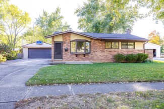 630 Canterbury Dr, Saline, MI 48176