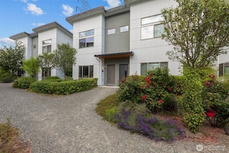 4264 S Greenbelt Station Dr, Seattle, WA 98118