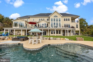 274 Pineville Rd, Newtown, PA 18940