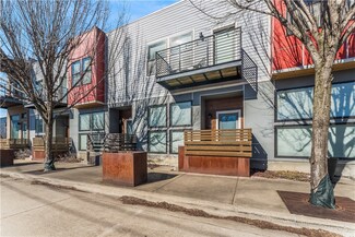 368 W 5th St, Fayetteville, AR 72701