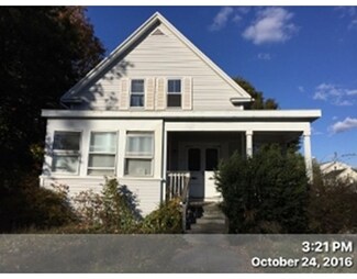 17 Webster St, Taunton, MA 02780