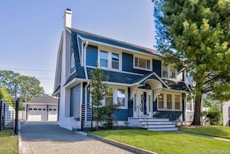 60 Long Dr, Hempstead, NY 11550