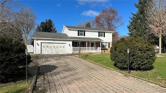 11798 Manitou Dr, Alden, NY 14004