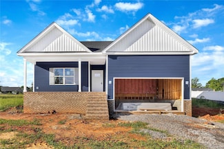 149 Tranquility Ln, Harmony, NC 28634