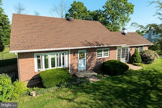 2775 N Charlotte St, Gilbertsville, PA 19525
