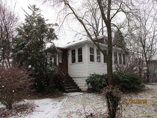 26110 W Lakeview Ave, Ingleside, IL 60041
