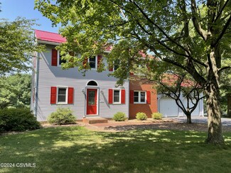 125 Woodsedge Dr, Winfield, PA 17889