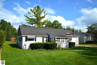 607 Ash St, Elk Rapids, MI 49629